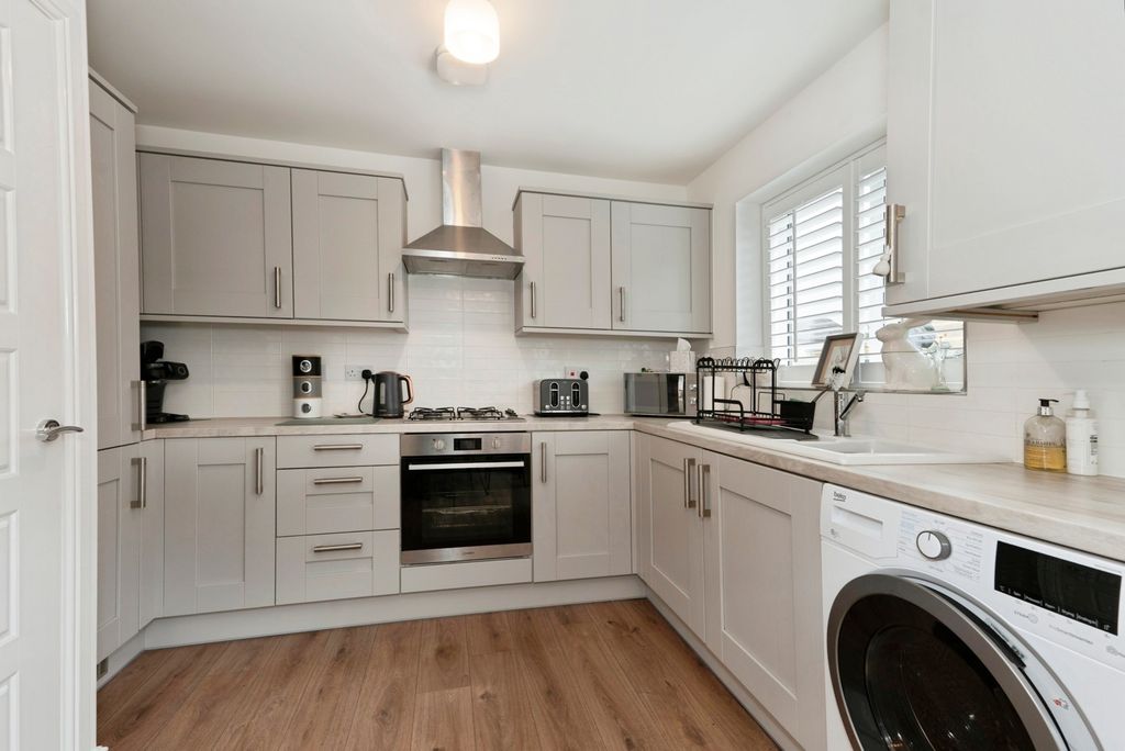 Property photo 3 of 23 Pbox-Img.Jpg