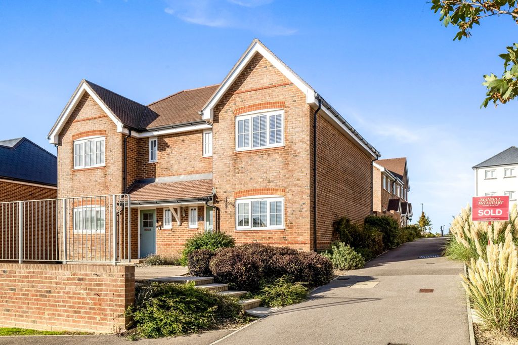 Property photo 1 of 17 Front