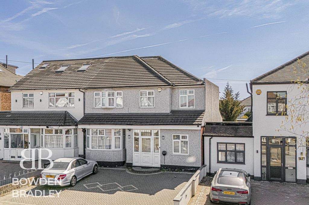 Property photo 1 of 26