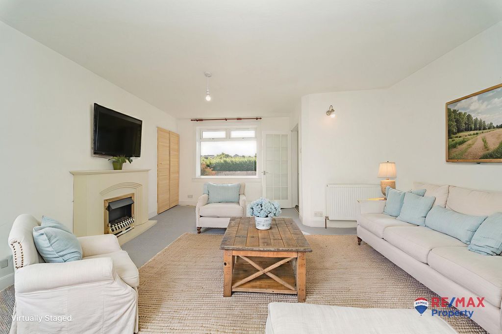 Property photo 2 of 28 Virtually Staged Lounge