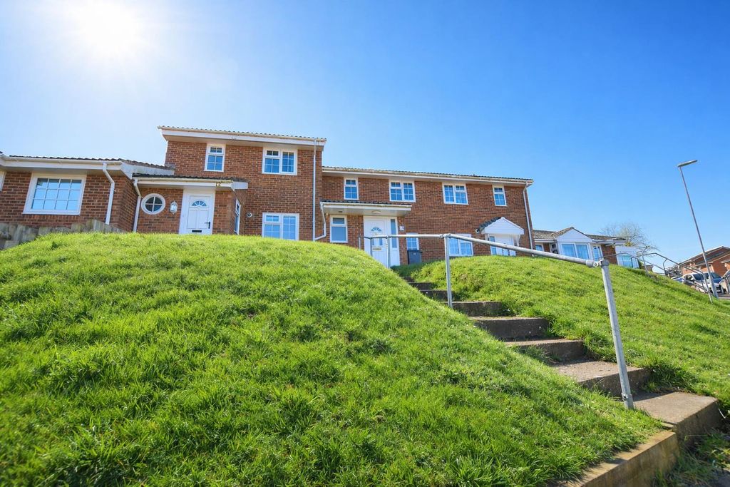 Property photo 1 of 11 Front