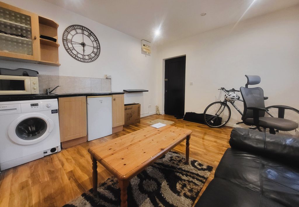 Property photo 2 of 5