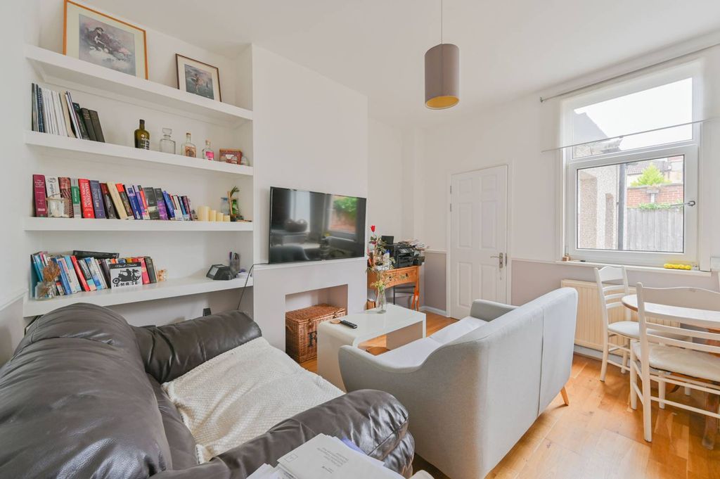 Property photo 1 of 6