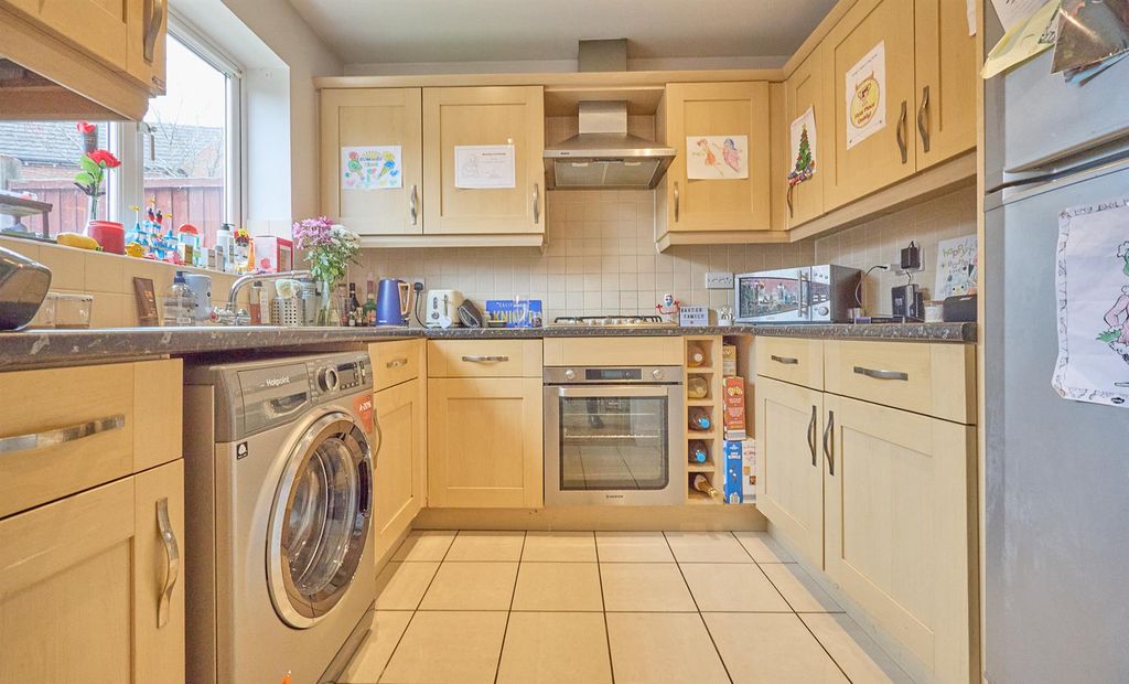 Property photo 2 of 18 Rear Fitted Kitchen