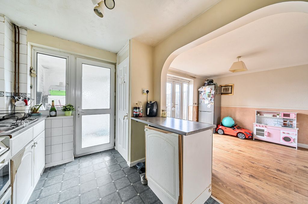 Property photo 2 of 12 141953112699c4d292Fc61