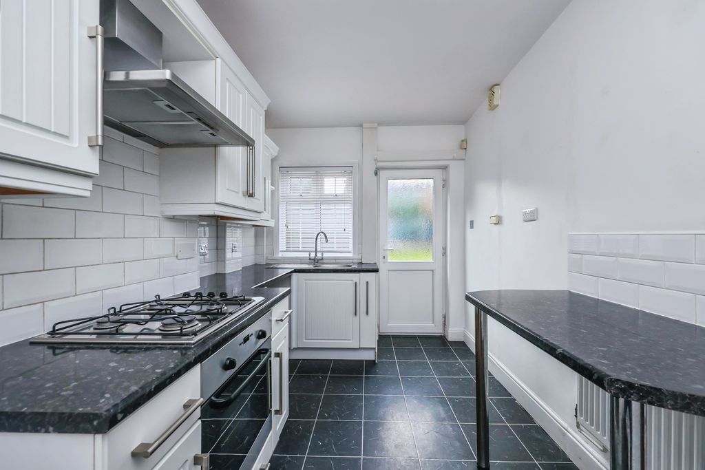 Property photo 2 of 17 Kitchen