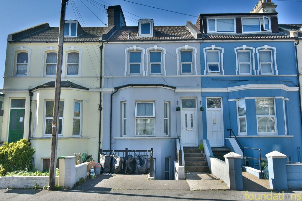Property photo 1 of 2