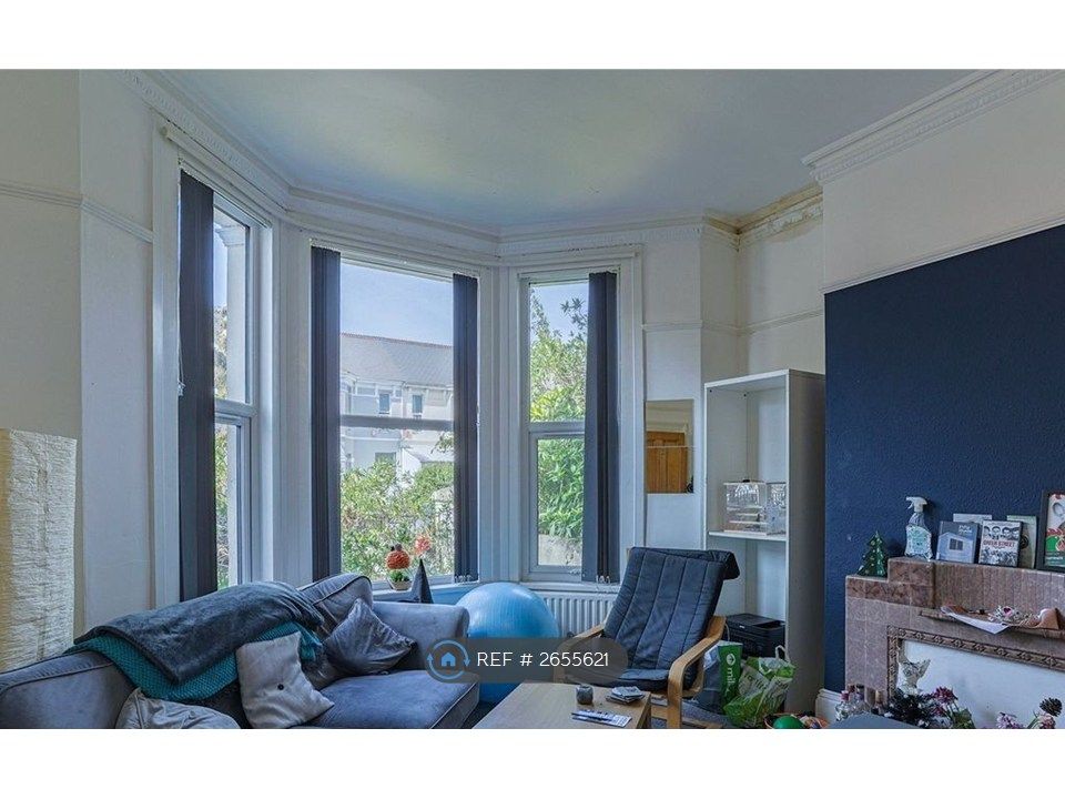 Property photo 2 of 8 Lounge