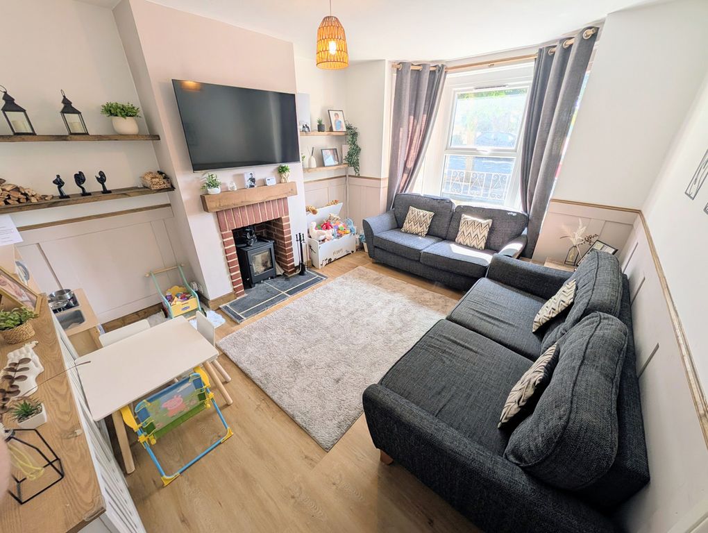 Property photo 3 of 19