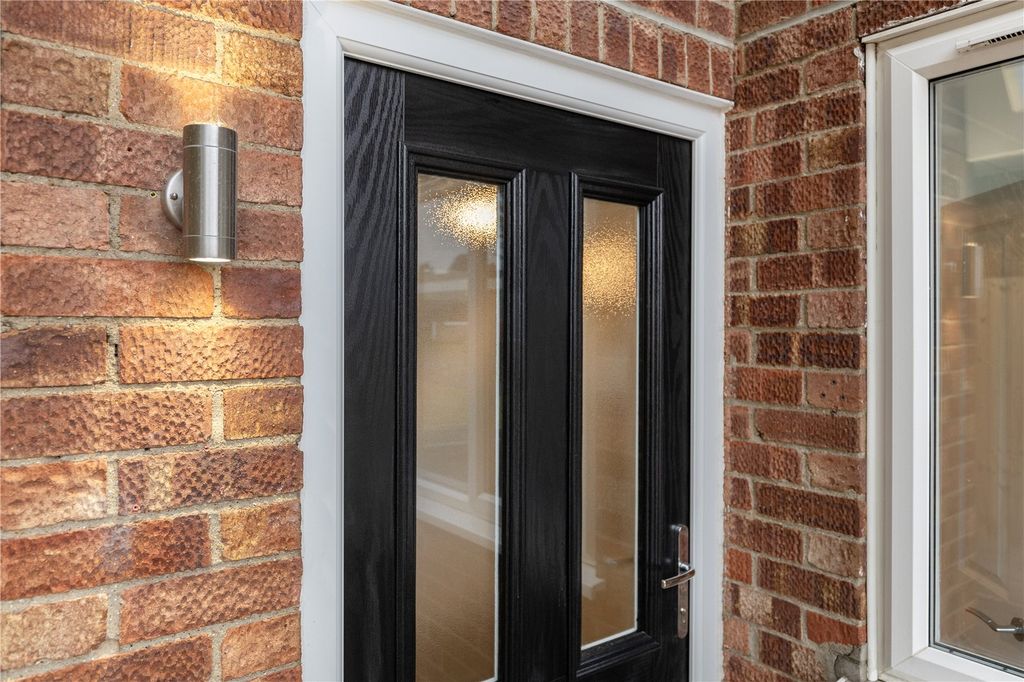 Property photo 2 of 9 Picture No. 12