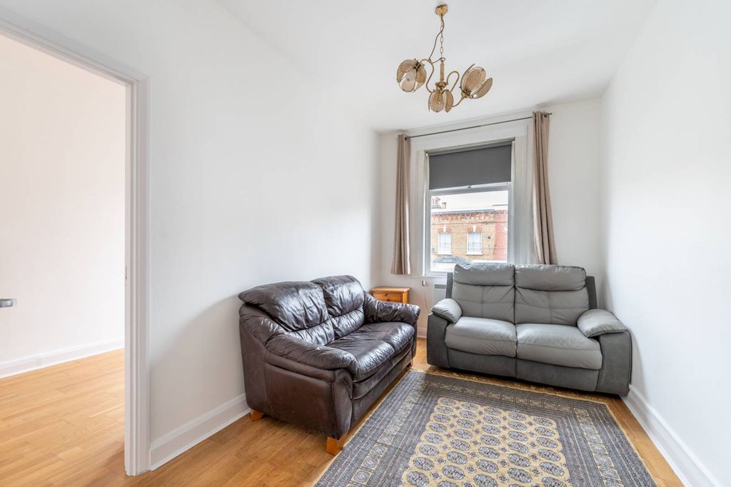 Property photo 2 of 7