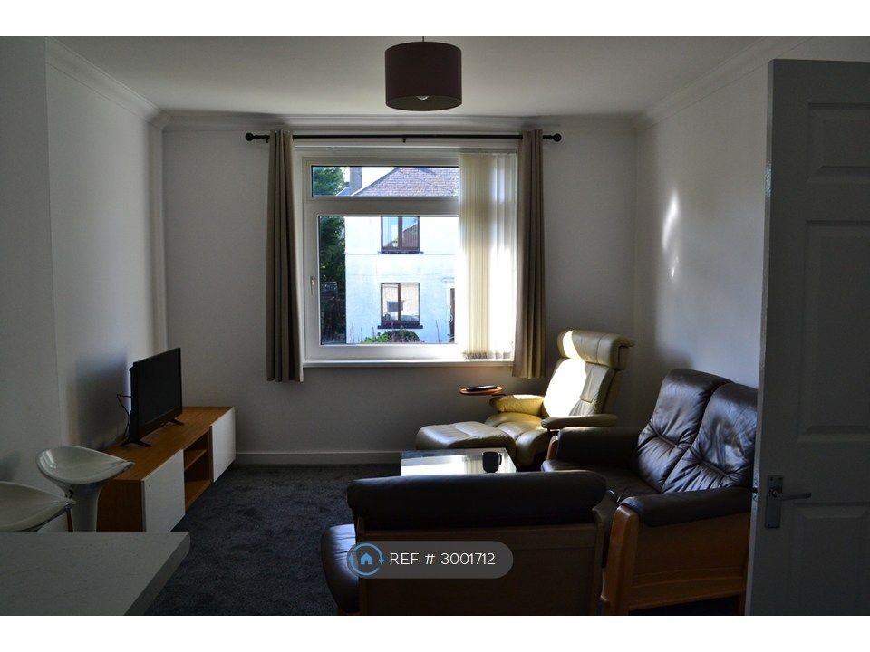 Property photo 1 of 19 Living Room 1