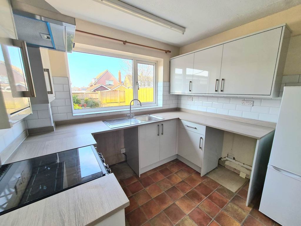 Property photo 2 of 14 Kitchen 1