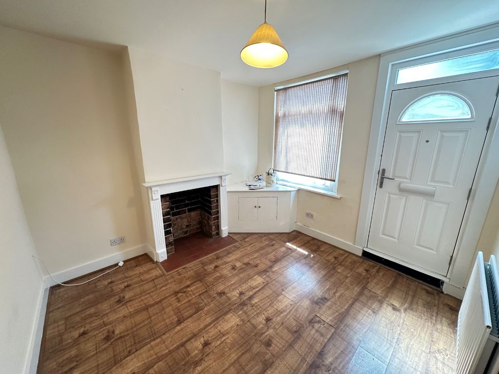 Property photo 2 of 8 5314051
