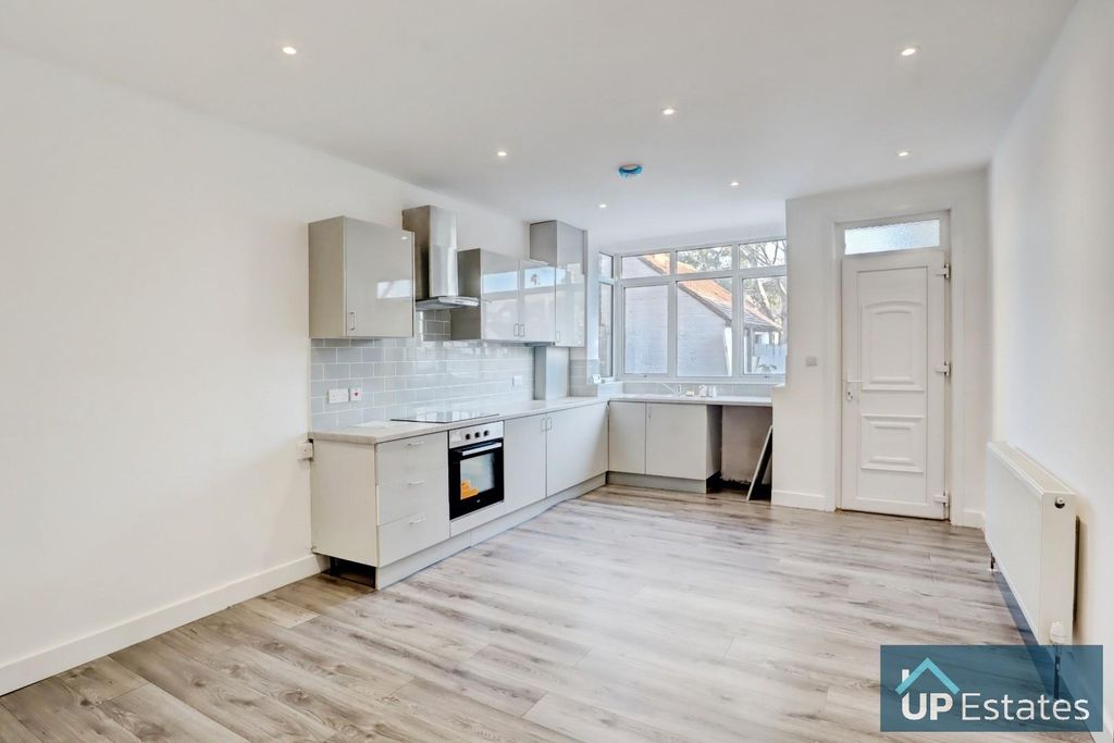 Property photo 3 of 13 Kitchen/ Diner