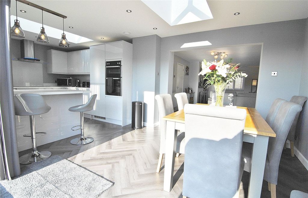 Property photo 3 of 19 Picture No. 27