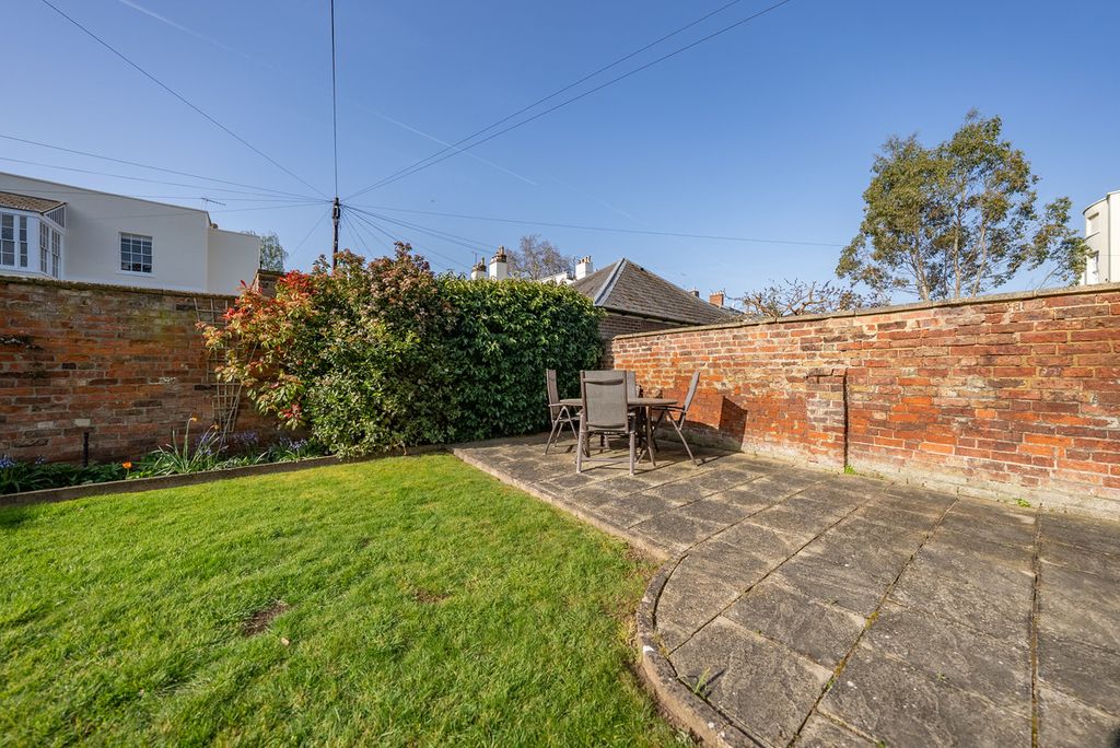 Property photo 3 of 34