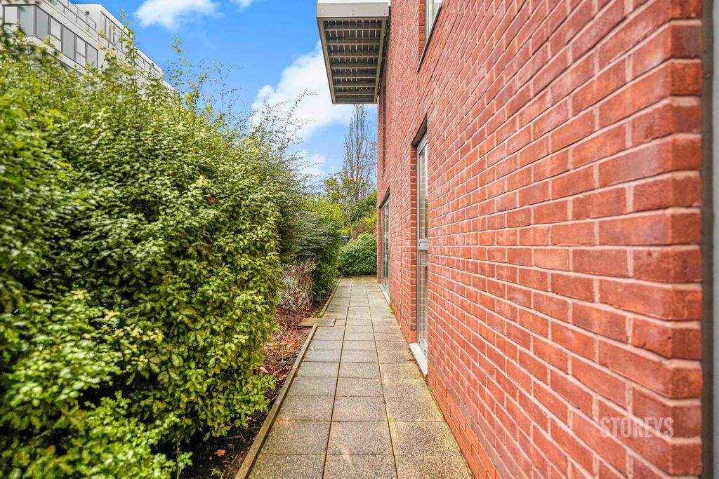 Property photo 2 of 29