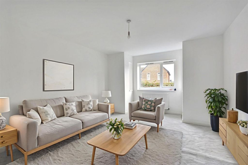 Property photo 3 of 11 Lounge_2 - 1.Jpeg