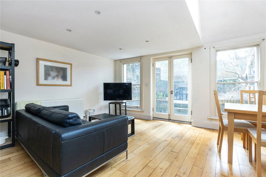 Property photo 2 of 17 Picture No. 12