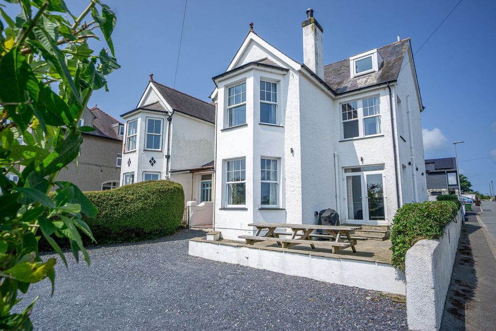 Property photo 1 of 33