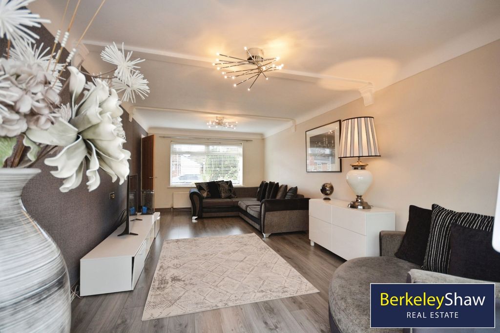 Property photo 2 of 18 Living Room