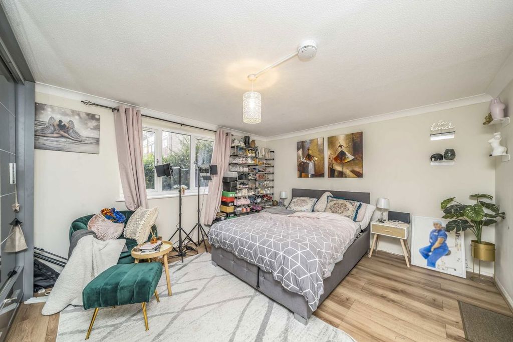 Property photo 2 of 4