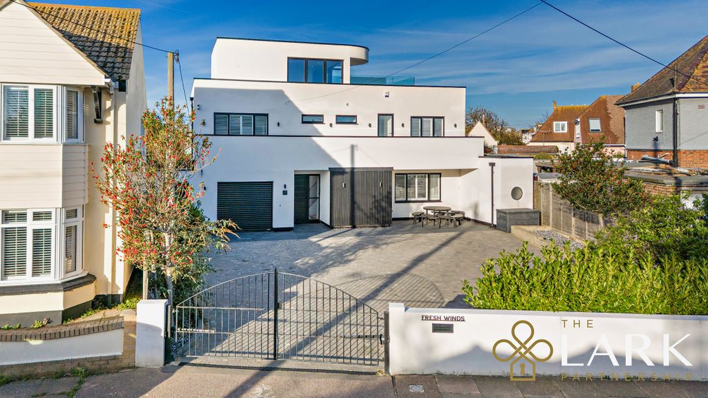 Property photo 1 of 46 8670872-Exteriorwm25-800