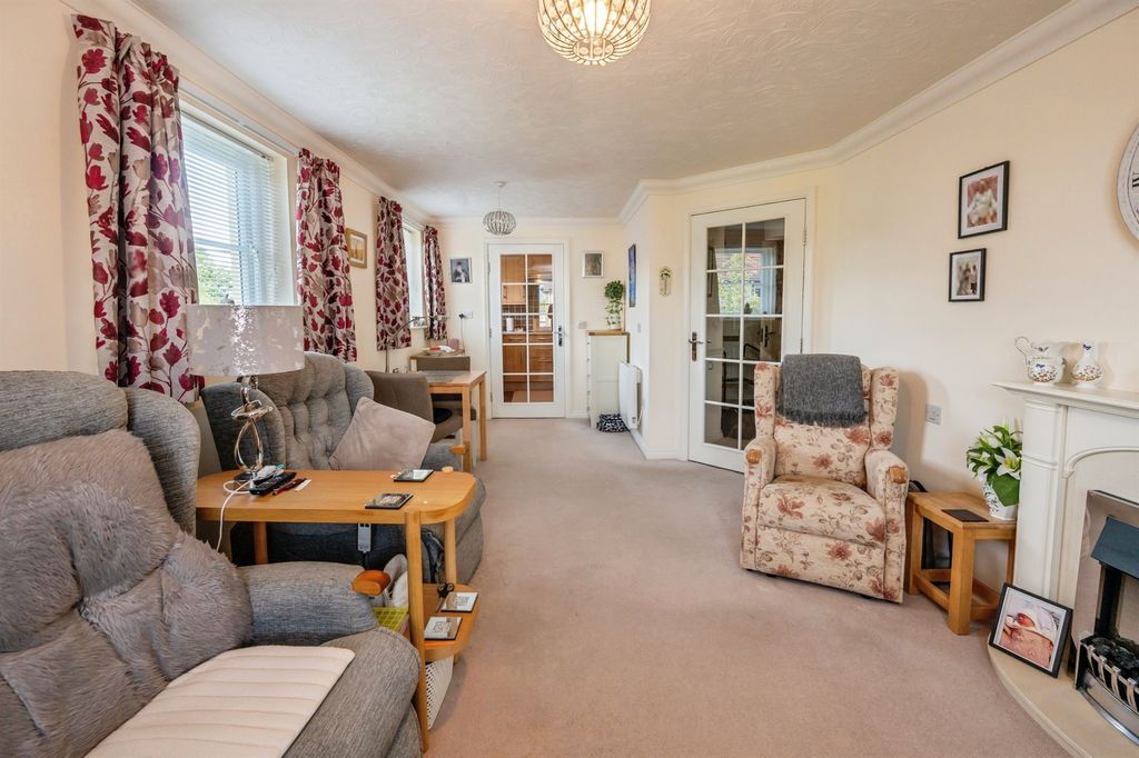 Property photo 3 of 17
