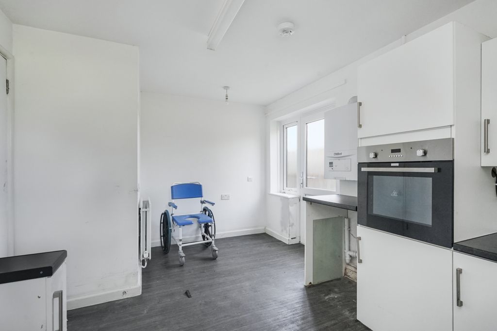 Property photo 3 of 15 10 Merlin Green, Sinfin, Derby De24 9Nx