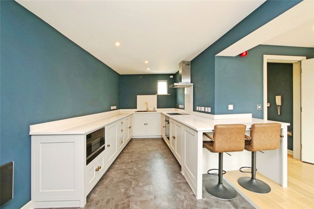 Property photo 3 of 14 Kitchen