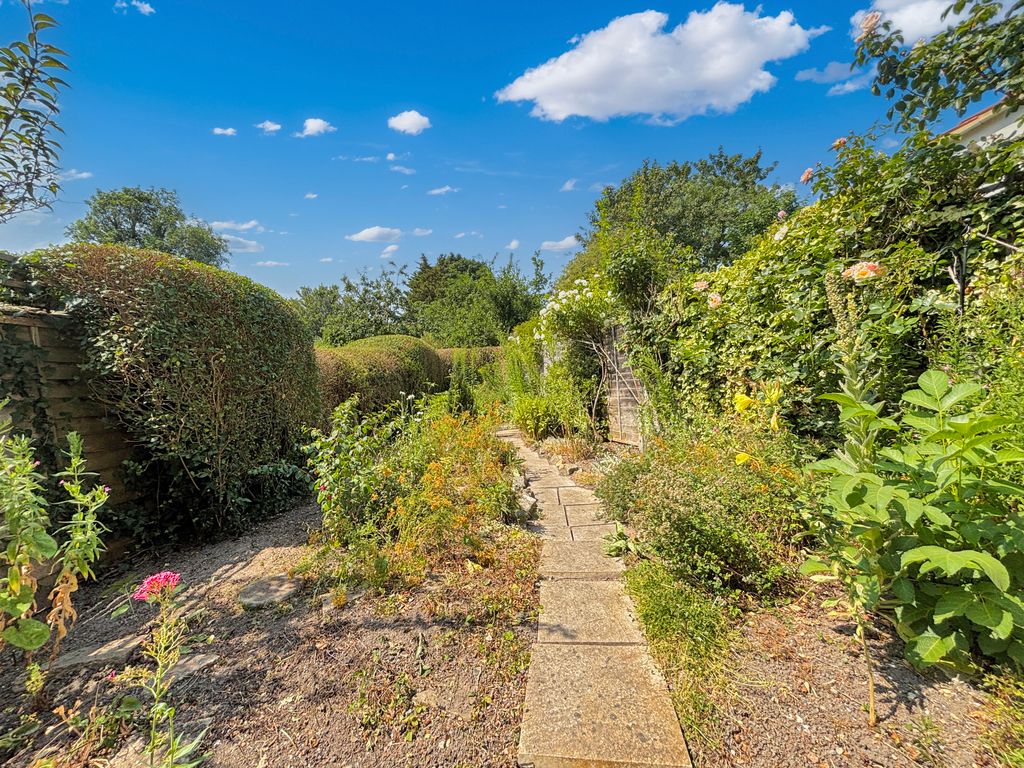 Property photo 2 of 25 Af502d836De65Ab000429819F0Ed85A87Ea1566c
