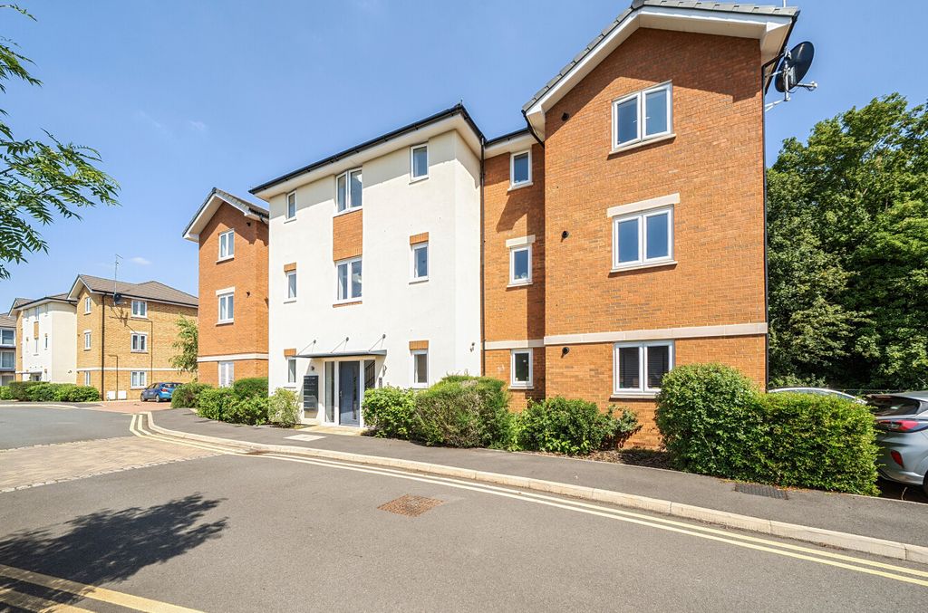 Property photo 1 of 11 1482690-19-6A3Be6...