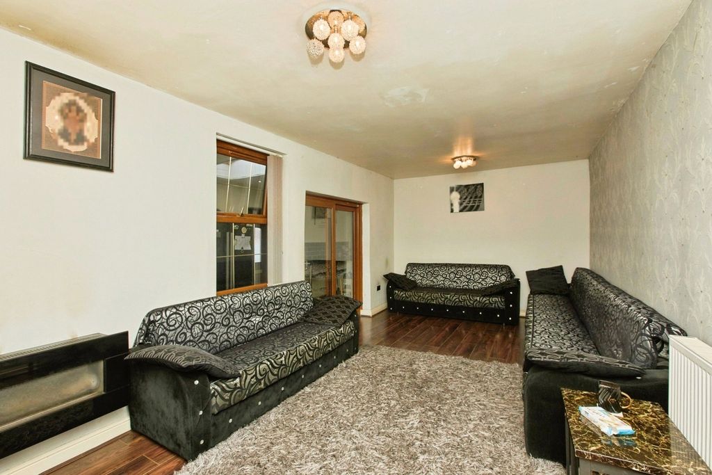 Property photo 2 of 18 Picture No. 29