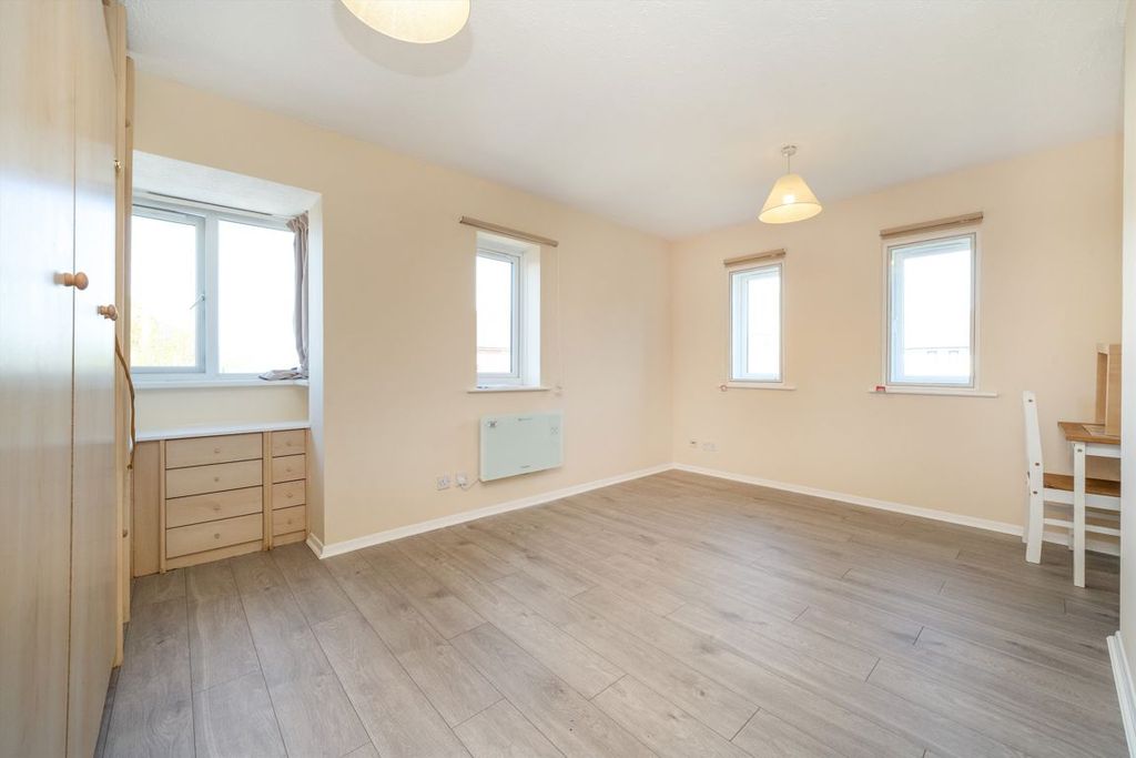 Property photo 2 of 4