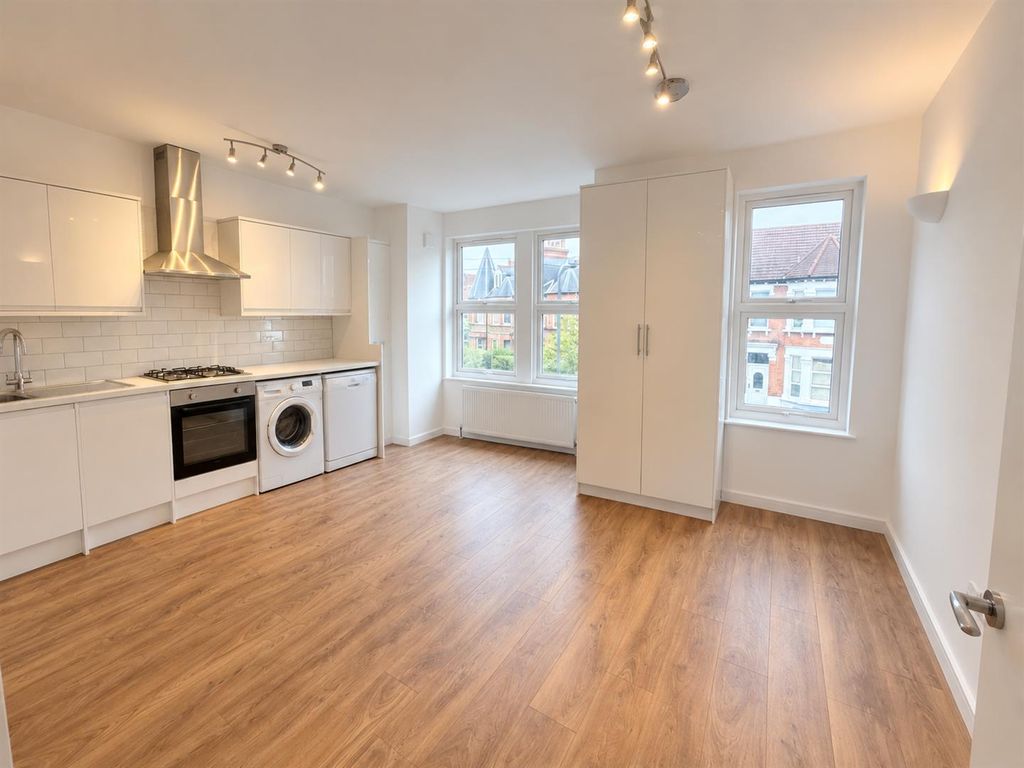 Property photo 2 of 5 Lxbs7448.Png