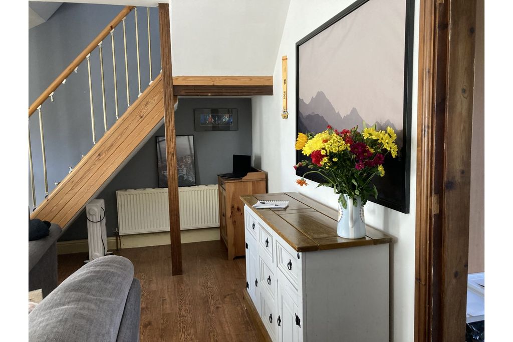Property photo 3 of 31