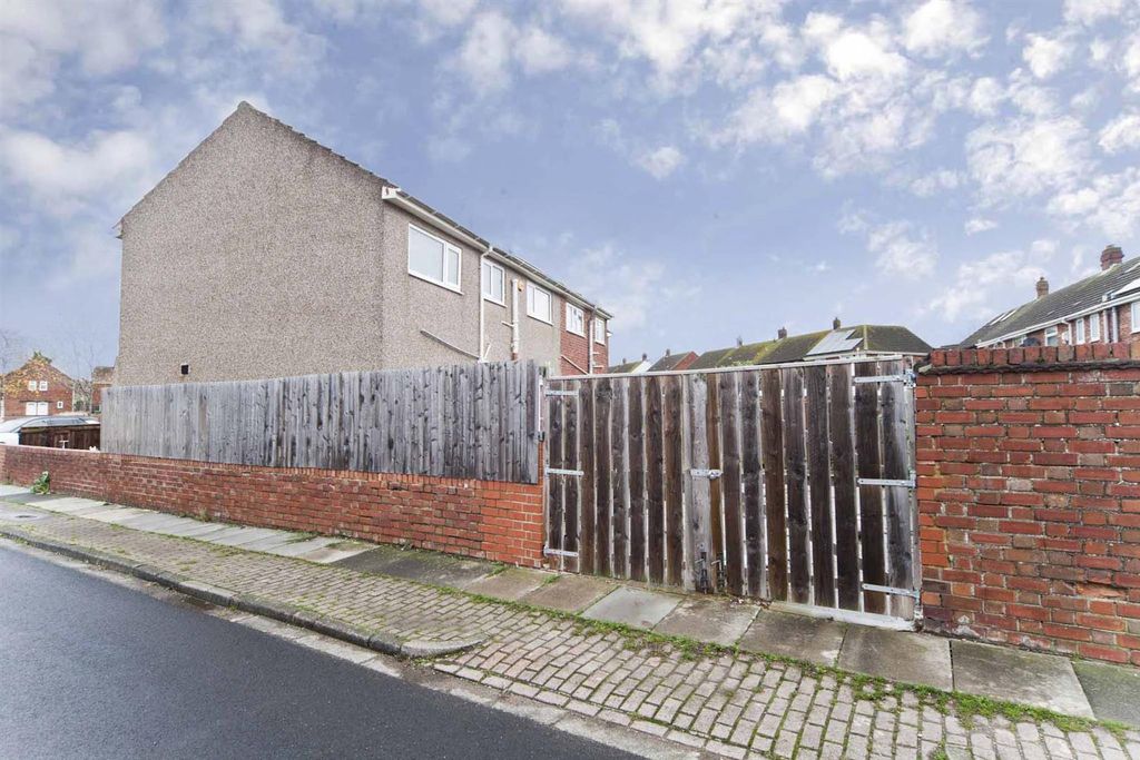 Property photo 2 of 26