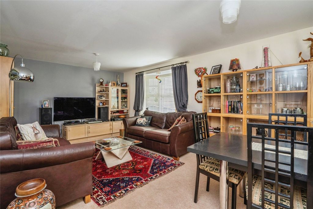 Property photo 3 of 24 Picture No. 32