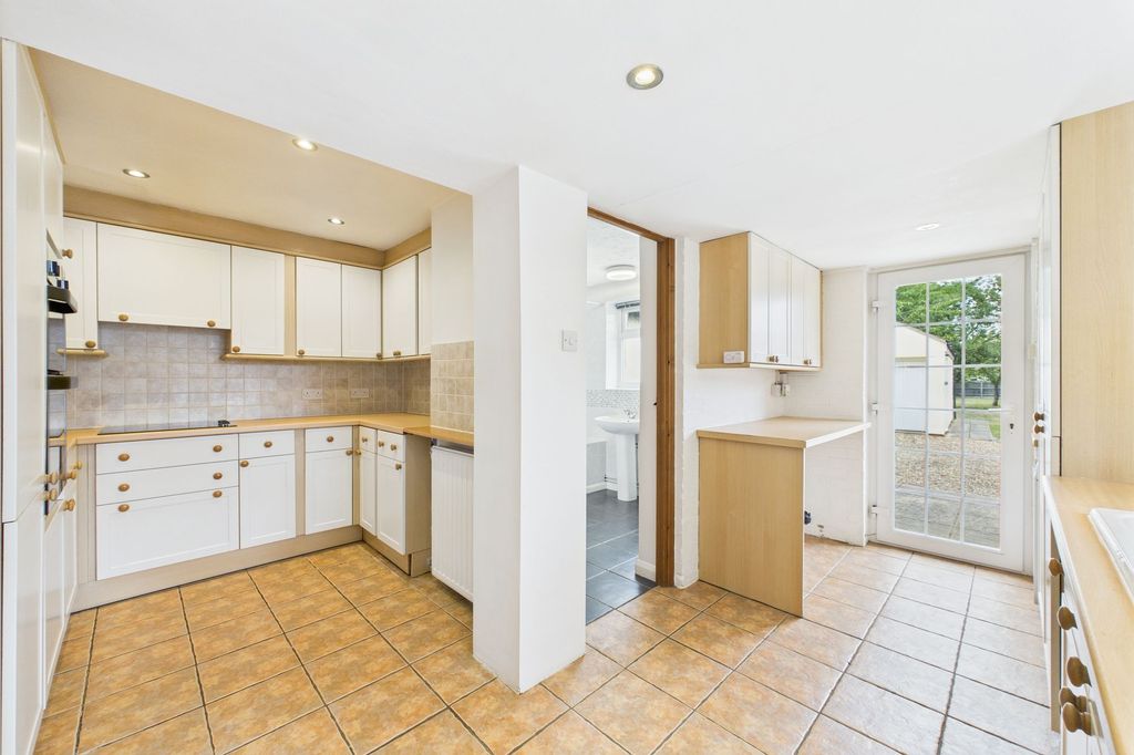 Property photo 3 of 16