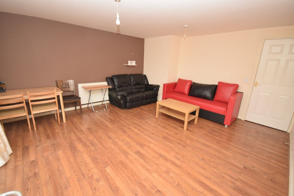 Property photo 2 of 8 Lounge