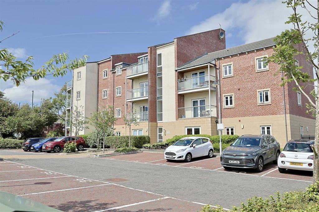 Property photo 1 of 24 1B85813C-43C3-41A3-80Df-F5826Bc09D97_1_201_A.Jpeg