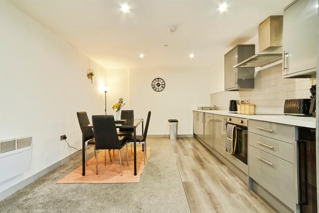 Property photo 2 of 5 Gallery