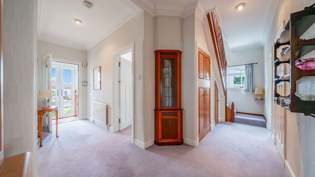 Property photo 3 of 28