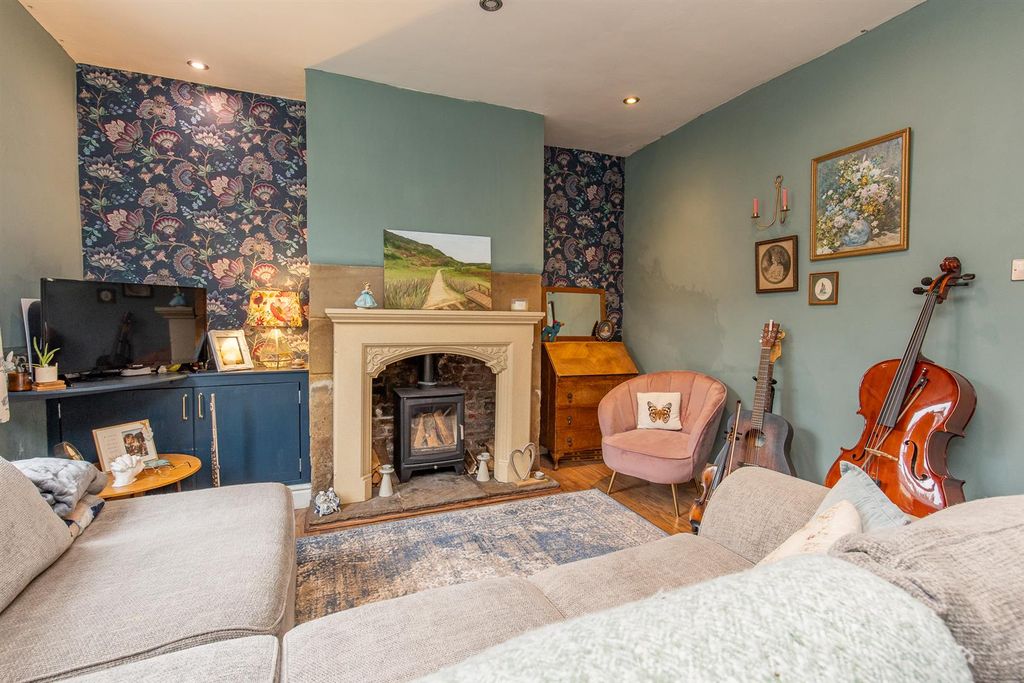 Property photo 2 of 14 Living Room