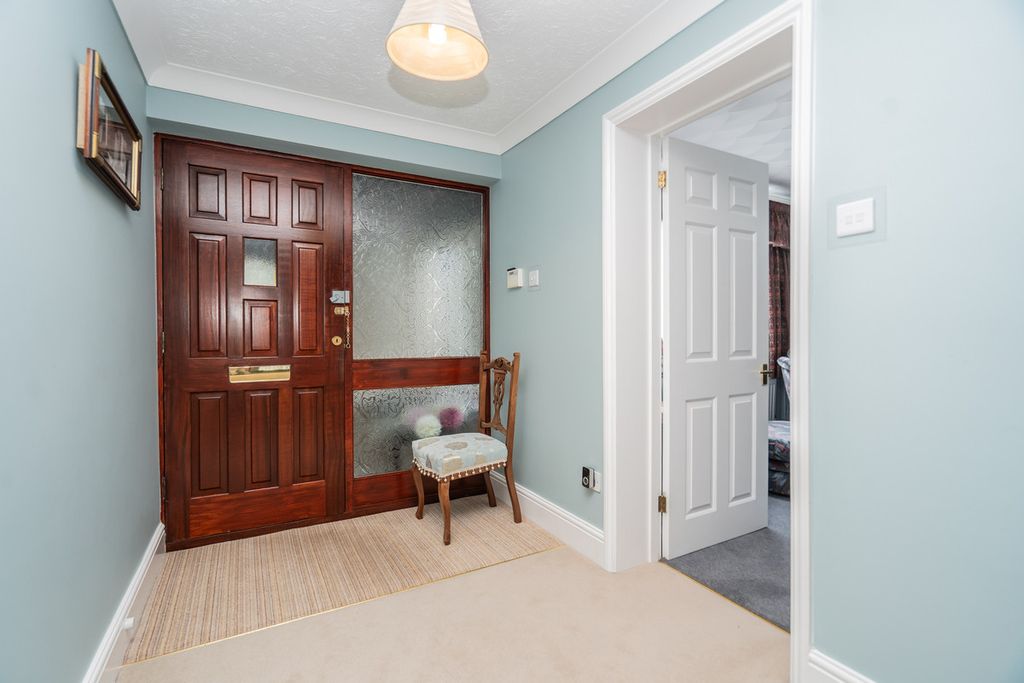 Property photo 2 of 38