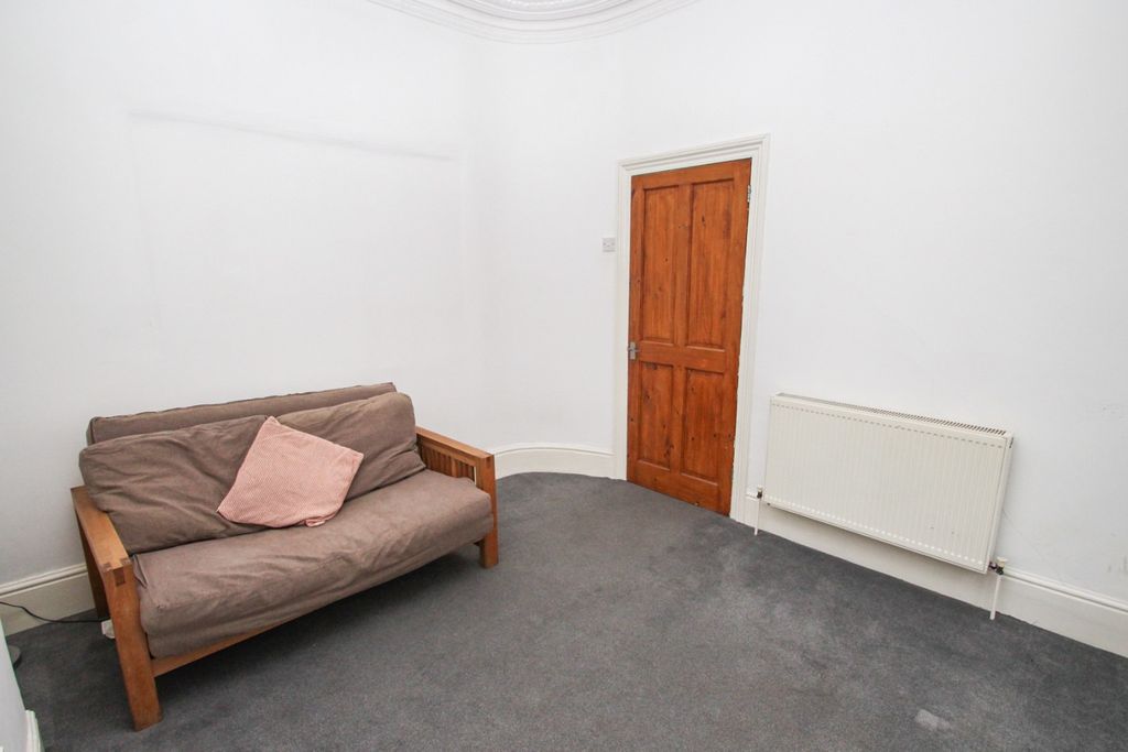 Property photo 3 of 13 4821552