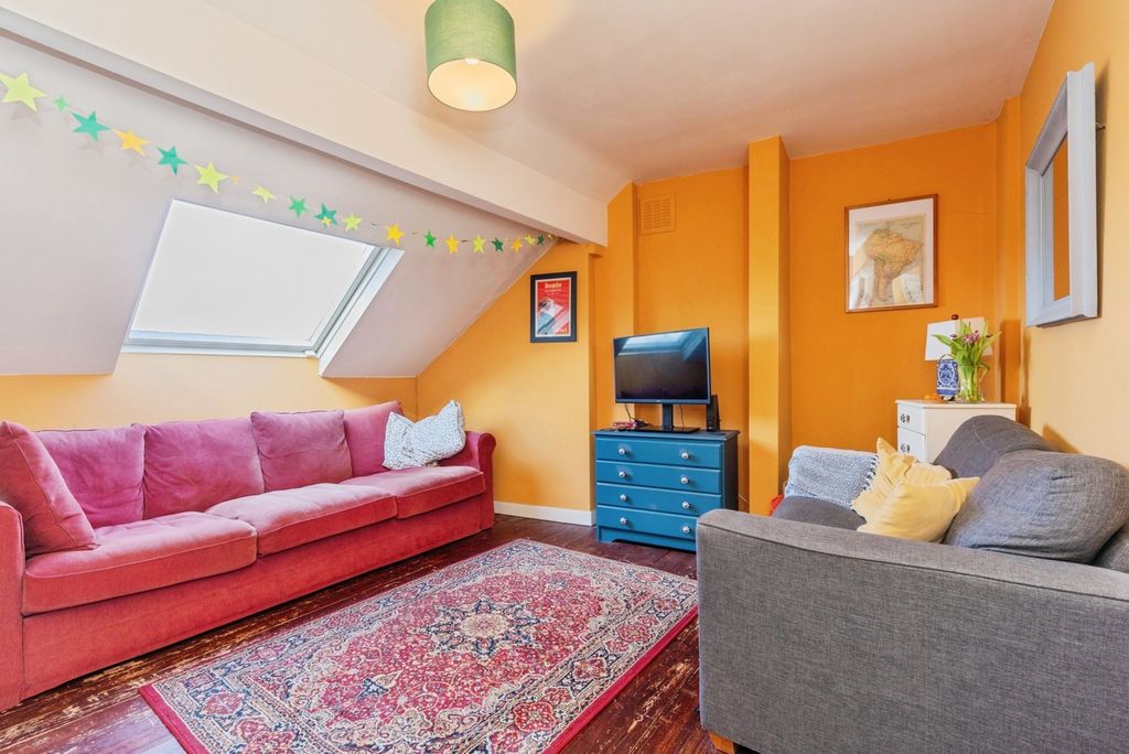 Property photo 2 of 16 Pbox-Img.Jpg