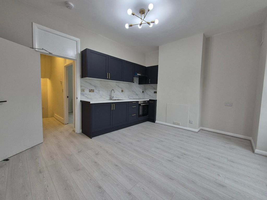 Property photo 2 of 19 Photo 1