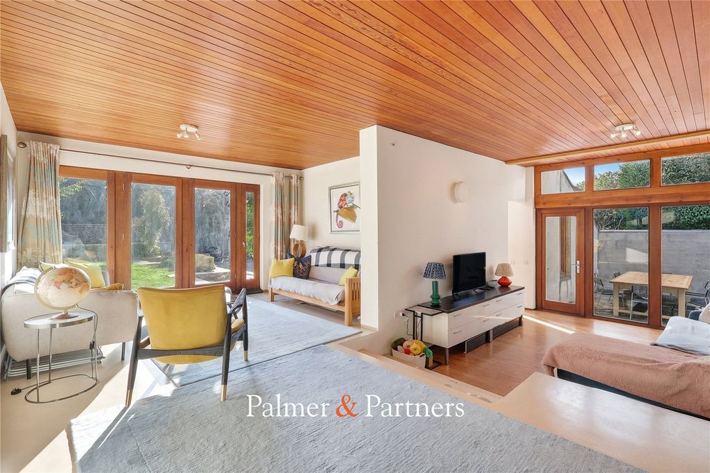 Property photo 3 of 40 Picture No. 18